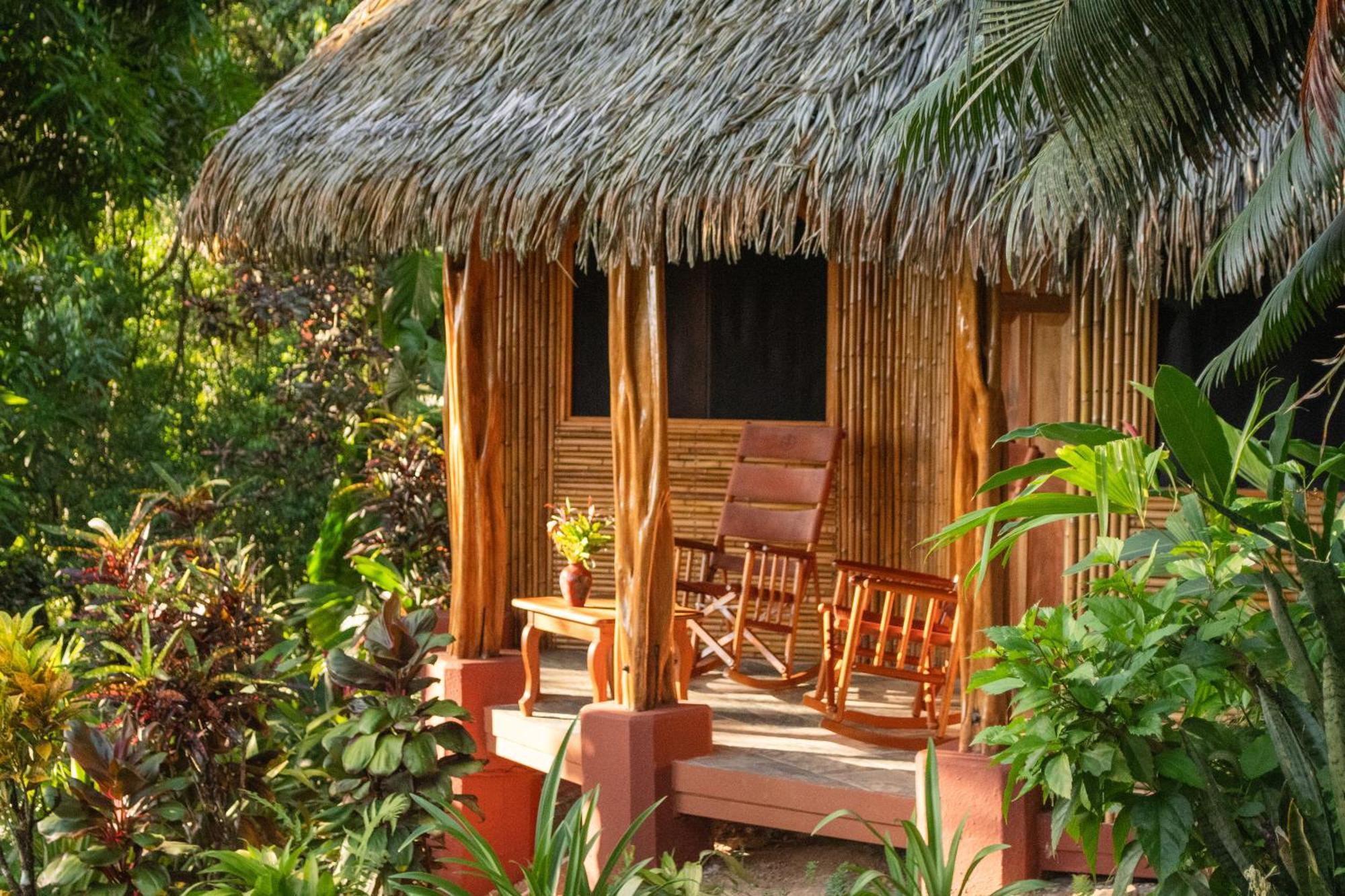 Luna Lodge Carate Екстер'єр фото
