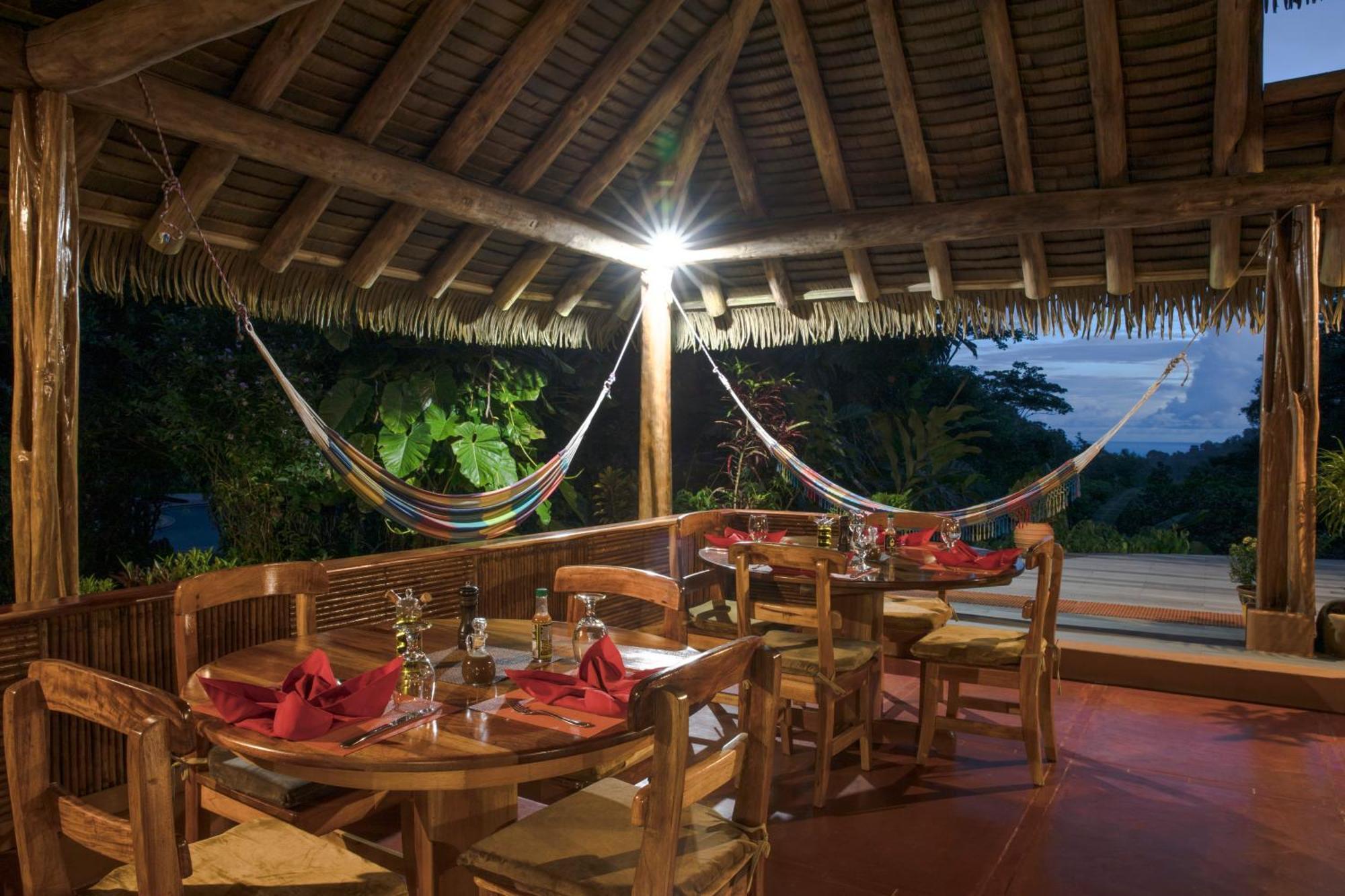 Luna Lodge Carate Екстер'єр фото